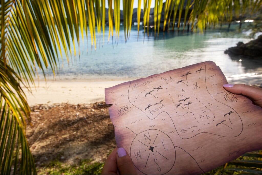 trip satu hari ke Pulau Padar dengan pemandangan pantai tropis dan peta rute perjalanan